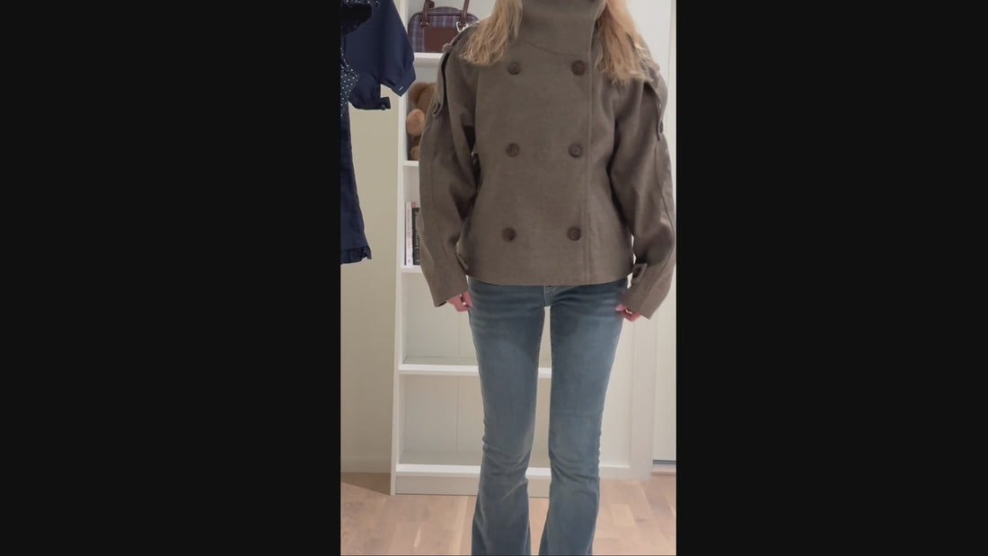 Cropped Trench Coat video